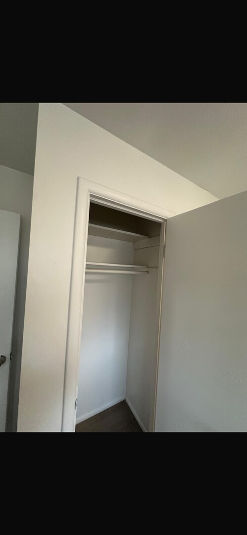 Building Photo - This is a 4 bedroom 1 bathroom house it has a spacious living room and full kitchen that comes wi...