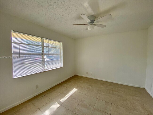 Building Photo - 1034 NW 8th Ave