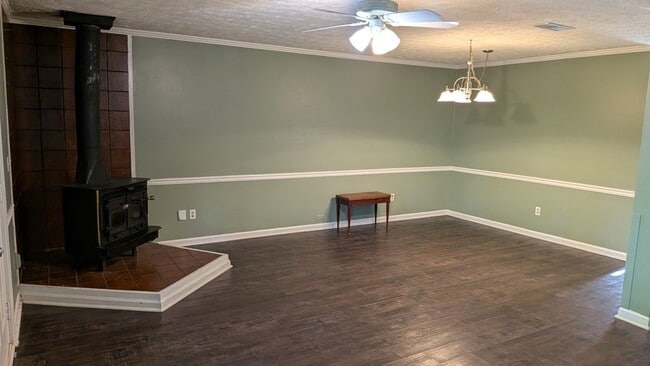 Building Photo - 1534 Spender Dr