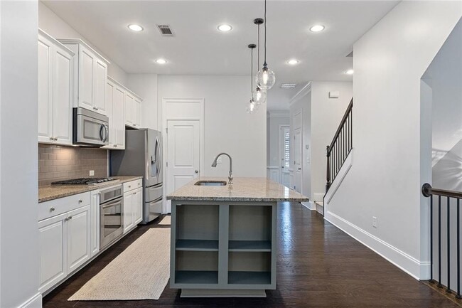 Building Photo - 2836 Broughton Ln SE