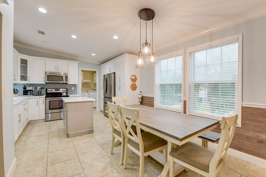 Building Photo - 886 Loggerhead Ln