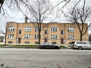 Building Photo - 954 N Kildare Ave