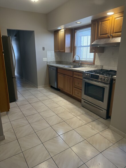 Modern Appliances - 67 Humboldt St