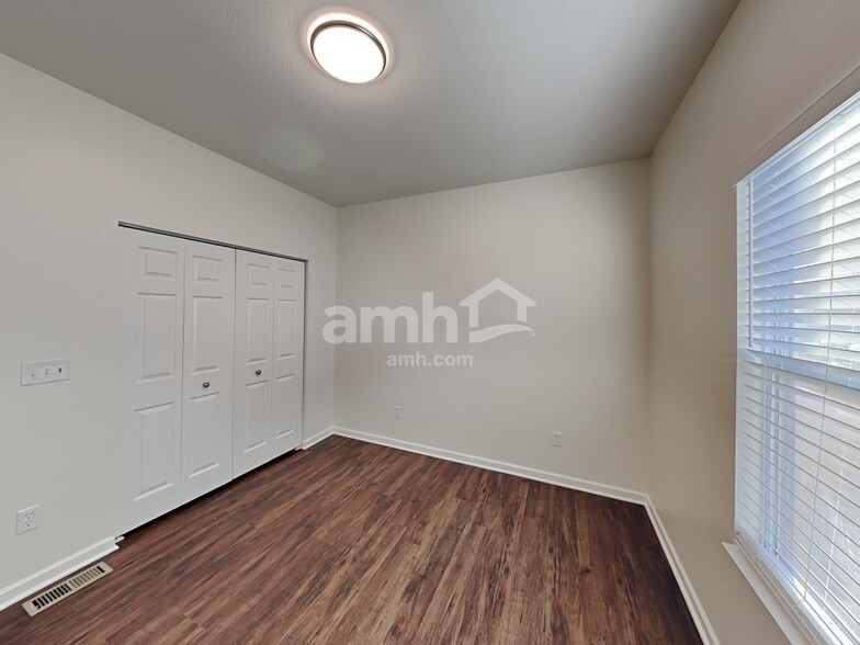 Building Photo - 337 Karst Cir