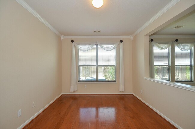 Building Photo - 2410 Crossmill Ln