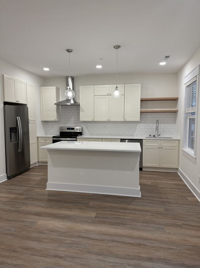 Building Photo - 3-Bedroom + Flex Room at Highbury