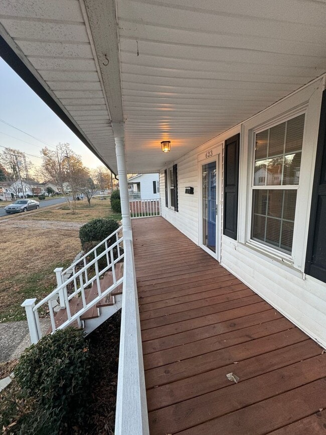 Building Photo - Fully remodeled, 2 bed 1 bath house, Walk to downtown Kannapolis!