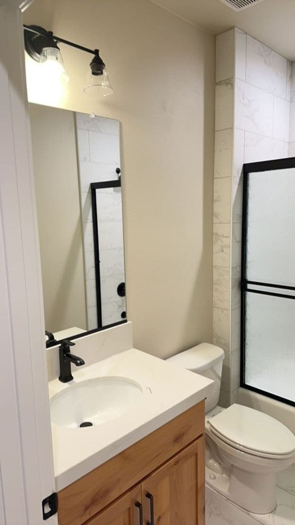 Building Photo - 101 E Lindo Ave