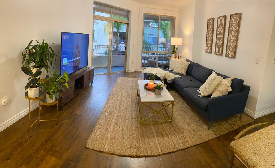 Building Photo - 1501 Front St