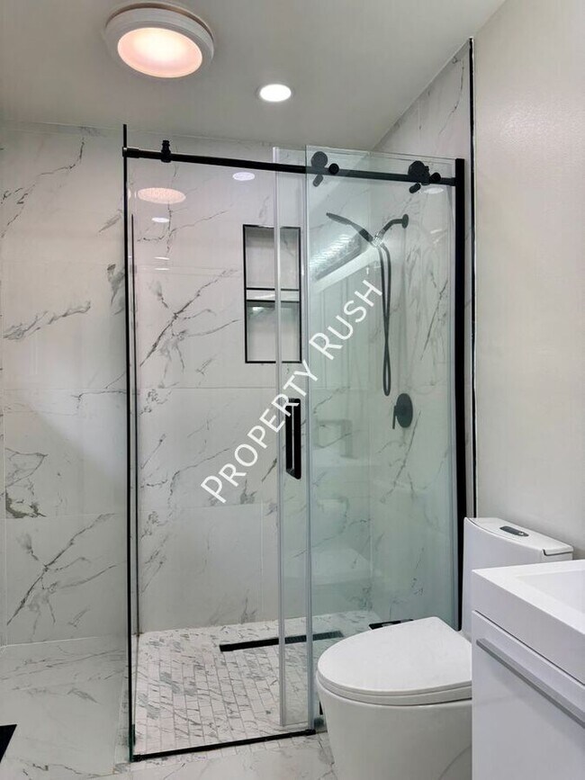 Building Photo - 7339 Brookside Dr