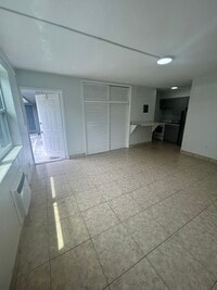 Building Photo - 7511 Venetian St