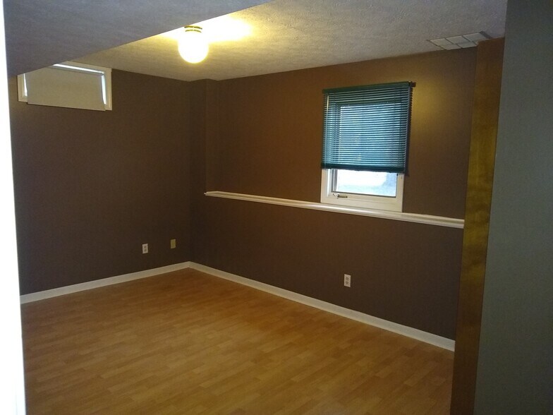 Building Photo - 6698 Pleasantview St NE
