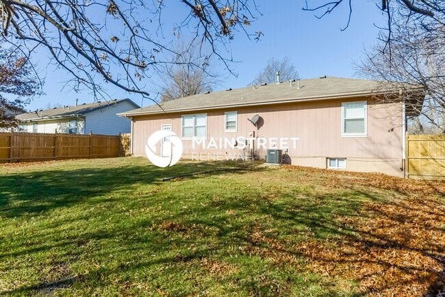 Building Photo - 3 Bedroom Pet-Friendly Home in Pleasant Hi...