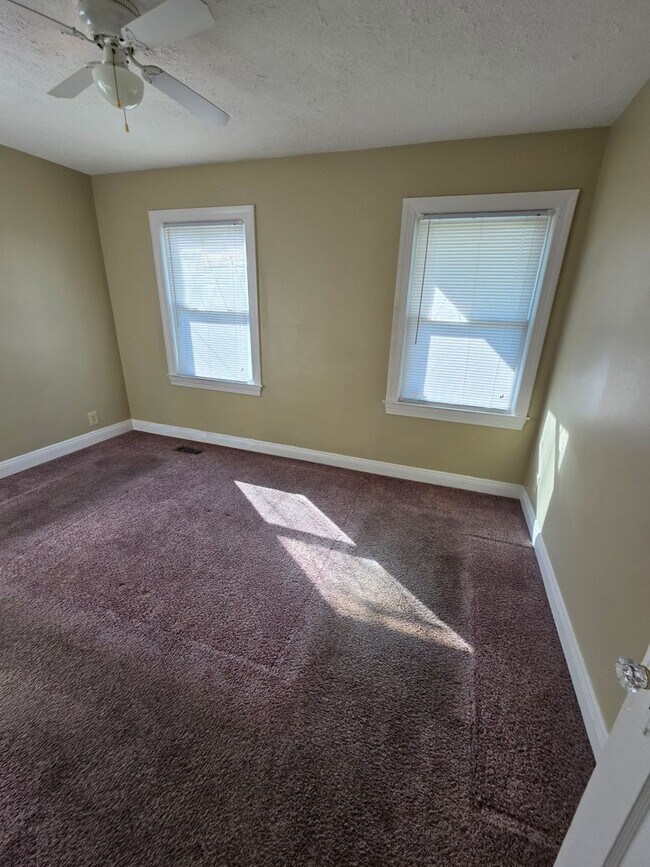 Building Photo - 1091 Bicknell Ave