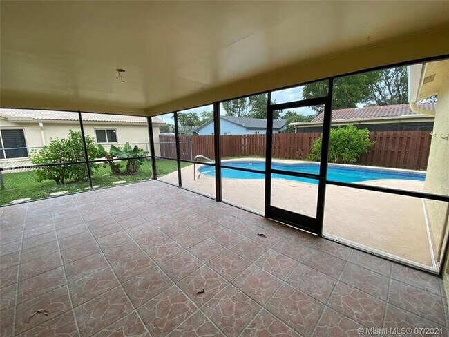 Building Photo - 9658 NW 28th Ct