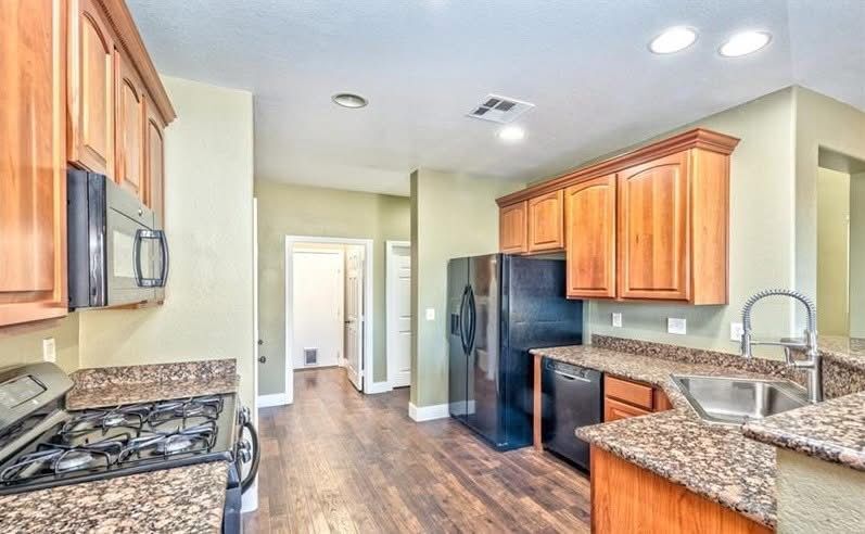 Building Photo - 10622 S Blue Larkspur Ct