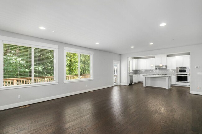 Building Photo - 6 Bedroom Home in Brookside at the Woodlands