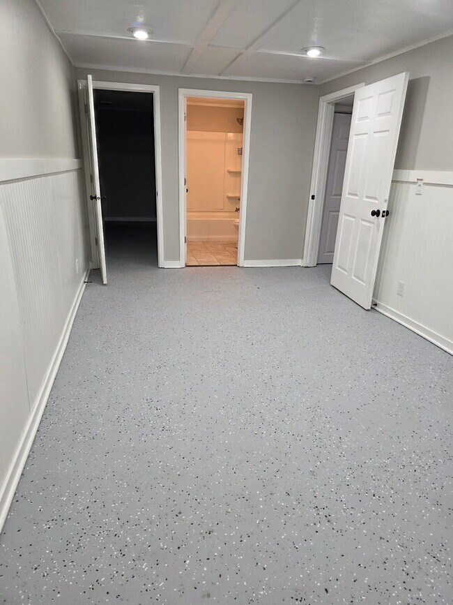 Building Photo - 1024 Spring St