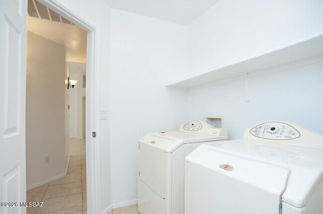 Building Photo - 5493 W Silent Dove Way