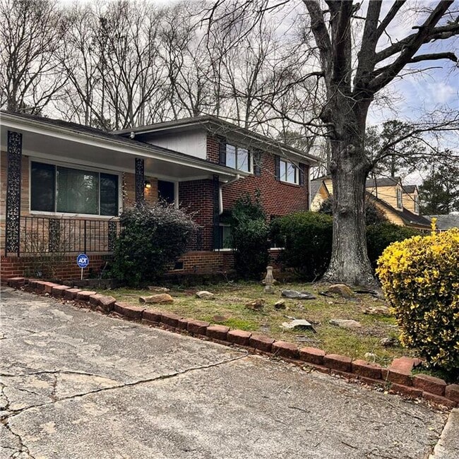 Building Photo - 3467 Pheasant Ct