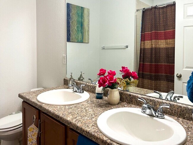 Building Photo - Stonegate 4bd 3ba 2,265sq.ft. - built in 2019 - FOR RENT!