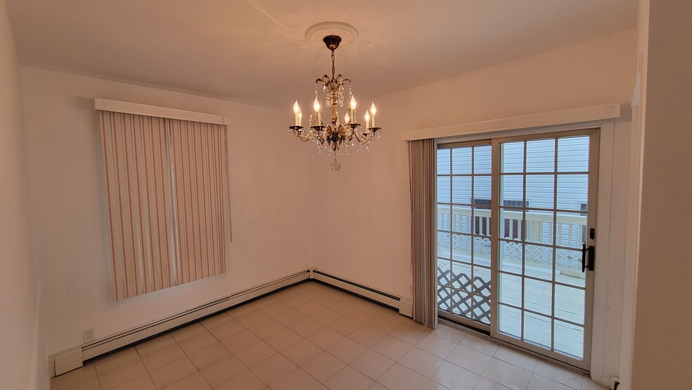 Main Level Bedroom - 768 Florence Pl