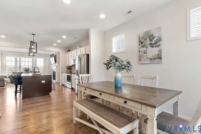 Building Photo - 16913 Thornapple Run
