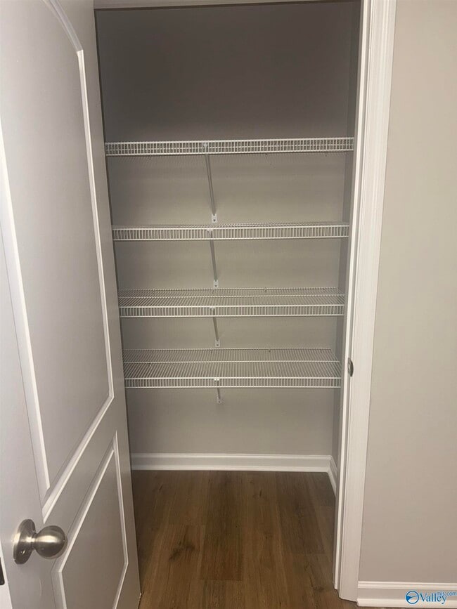 Building Photo - 115 Oak Terrace Ln