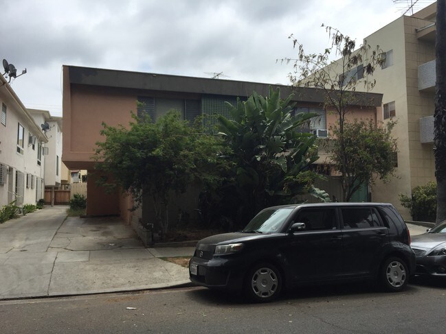 Building Photo - 1036 N Orange Grove Ave