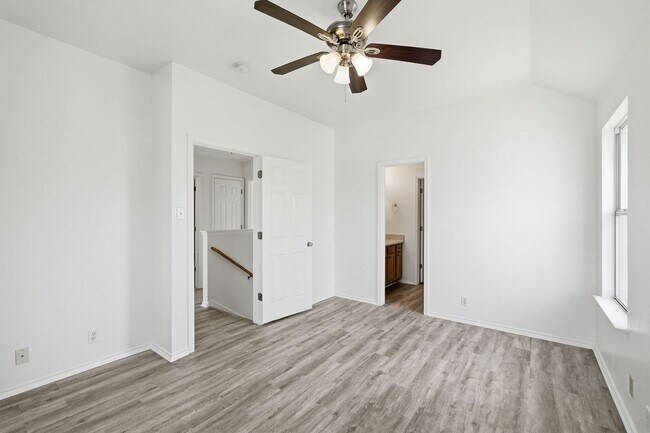 Building Photo - 2849 Southampton Way