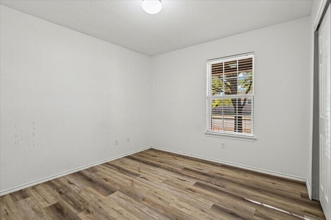 Building Photo - 17912 Aleppo Pine