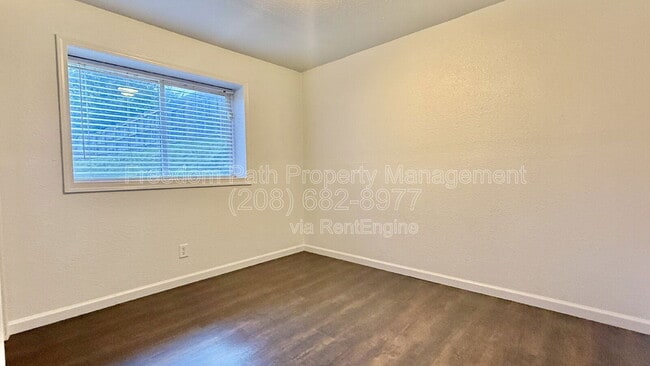 Building Photo - 31719 N Barbara Ave