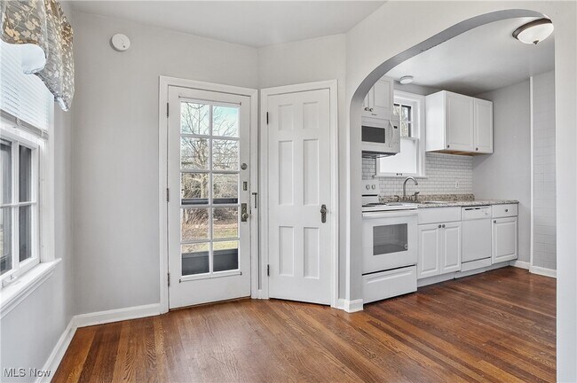 Building Photo - 2292 S Overlook Rd