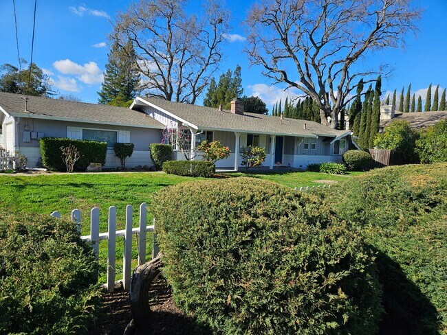 Building Photo - Charming Walnut Creek Ranch-Style Home