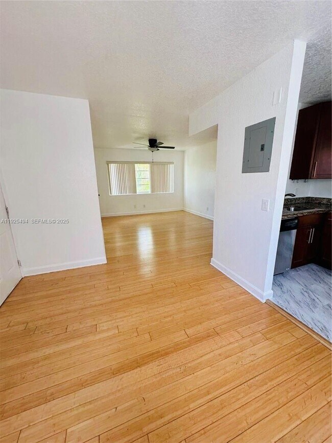 Building Photo - 350 84th St