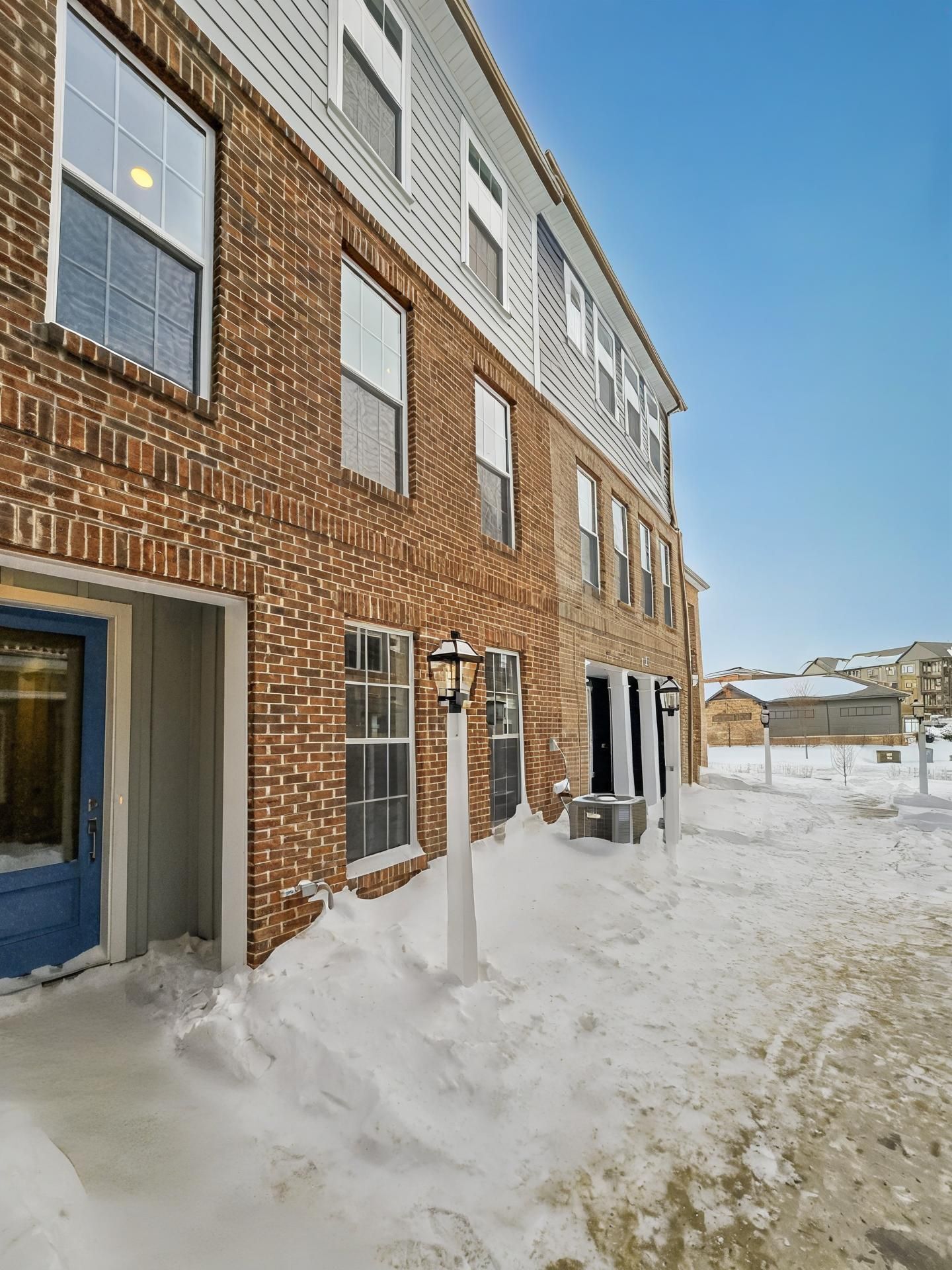 Building Photo - 305 Frederick Way