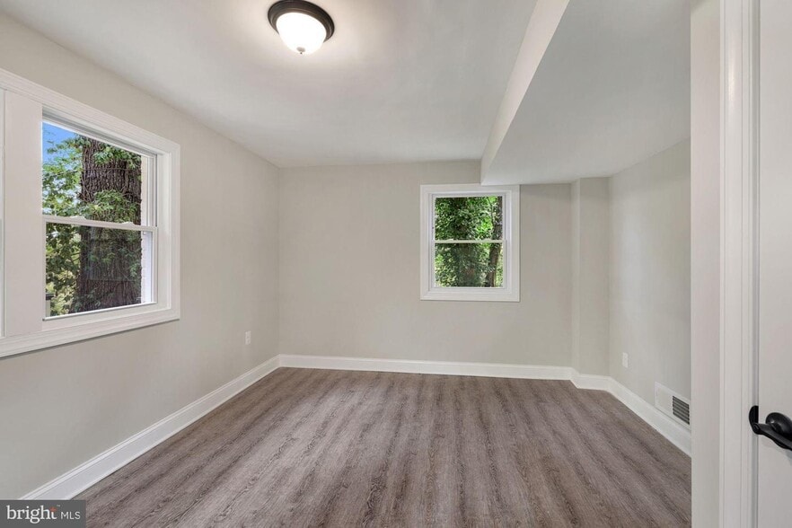 Building Photo - 2929 Stanton Ave