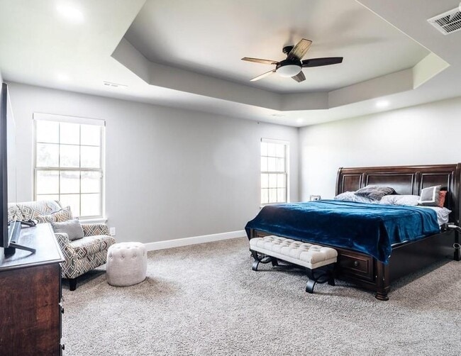 Building Photo - 910 Redfree Dr