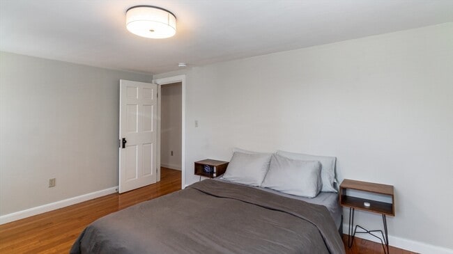 Building Photo - 51 Lynn Fells Pkwy