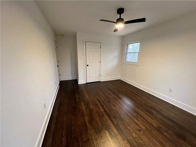 Building Photo - 1938 GA-212