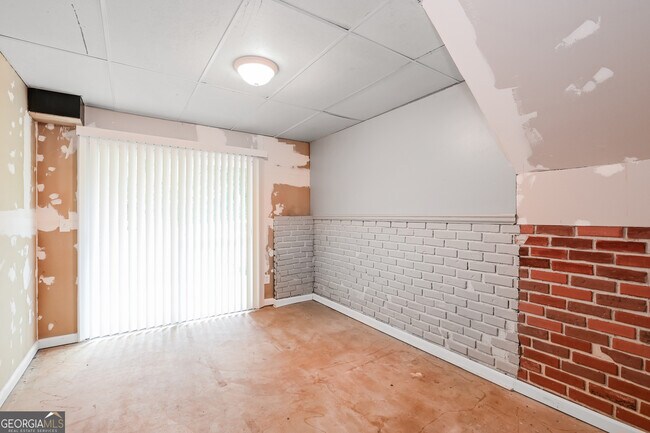 Building Photo - 3865 Scarsborough Dr SW