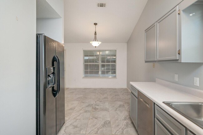 Building Photo - 4253 Antioch Rd