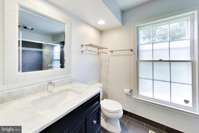 Building Photo - 991 Farm Haven Dr