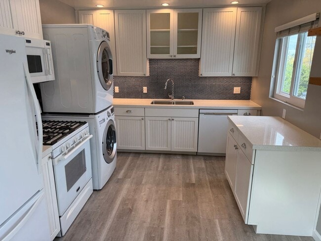 Building Photo - 4742.5 Lotus St