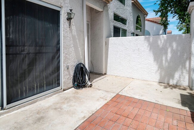 Building Photo - Rancho del Mar Townhomes Near the Temecula...