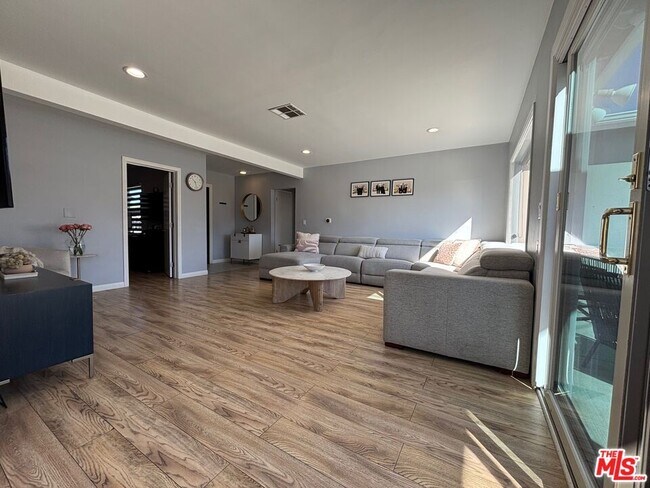 Building Photo - 10148 Gothic Ave