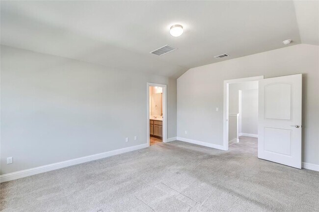 Building Photo - 113 Riverhill Dr