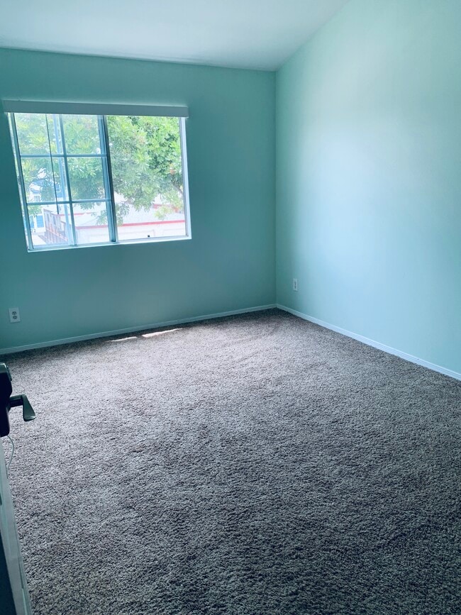 Building Photo - 4315 W 145th St