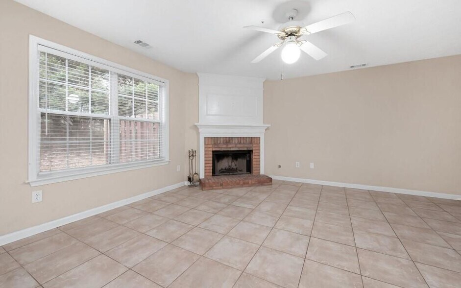 Building Photo - 1393 Glenover Way