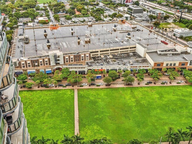 Building Photo - 121 NE 34th St